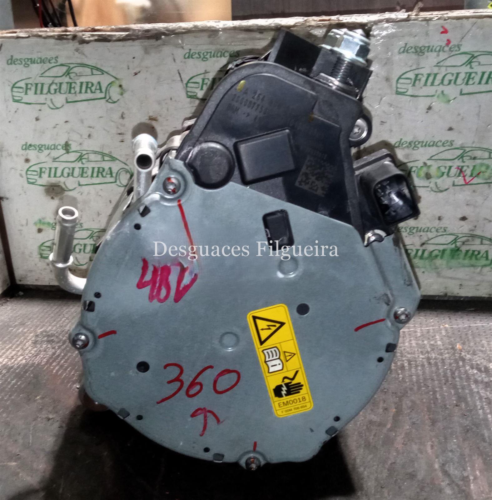 Alternador de Mercedes-Benz Clase C W205, Híbrido C200, 197 cv, código de motor 264.915, año 2019. - Imagen 5