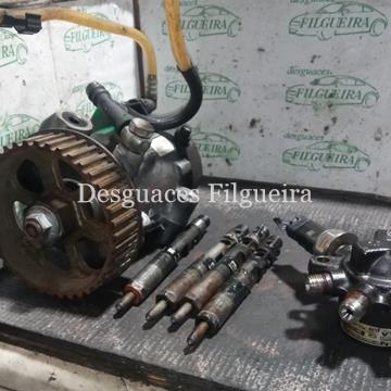 Bomba con inyectores y rampa de inyección de Renault  Scenic II, 1.5 dCi, 82 cv, código de motor K9K 722, año 2003. - Imagen 1