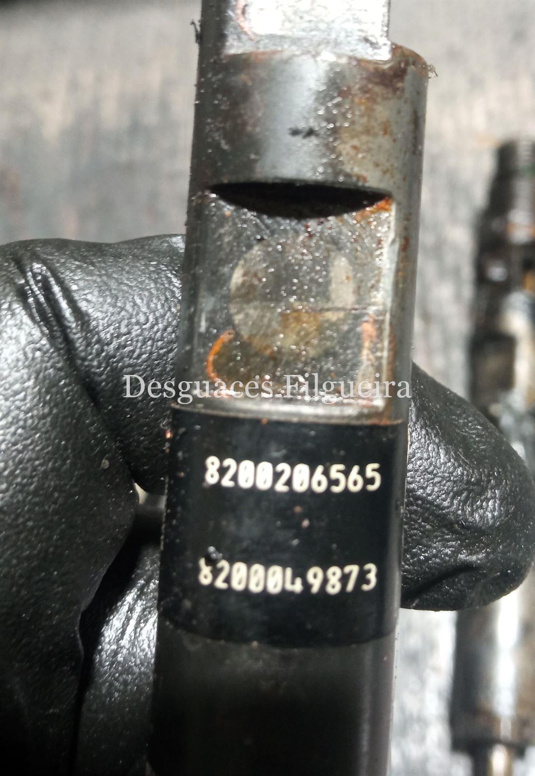 Bomba con inyectores y rampa de inyección de Renault  Scenic II, 1.5 dCi, 82 cv, código de motor K9K 722, año 2003. - Imagen 2