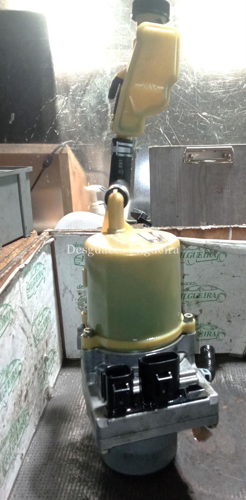 Bomba de dirección eléctrica de Mazda 3 Berlina, 2.2 TD, 150 cv, año 2009. - Imagen 1