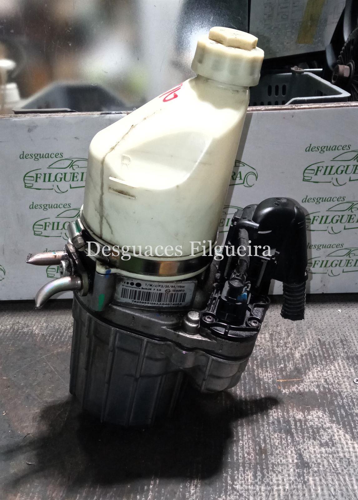 Bomba de dirección eléctrica de Opel Astra H Berlina 1.7 CDTI, 100 cv, código de motor Z17DTH, año 2004. - Imagen 4