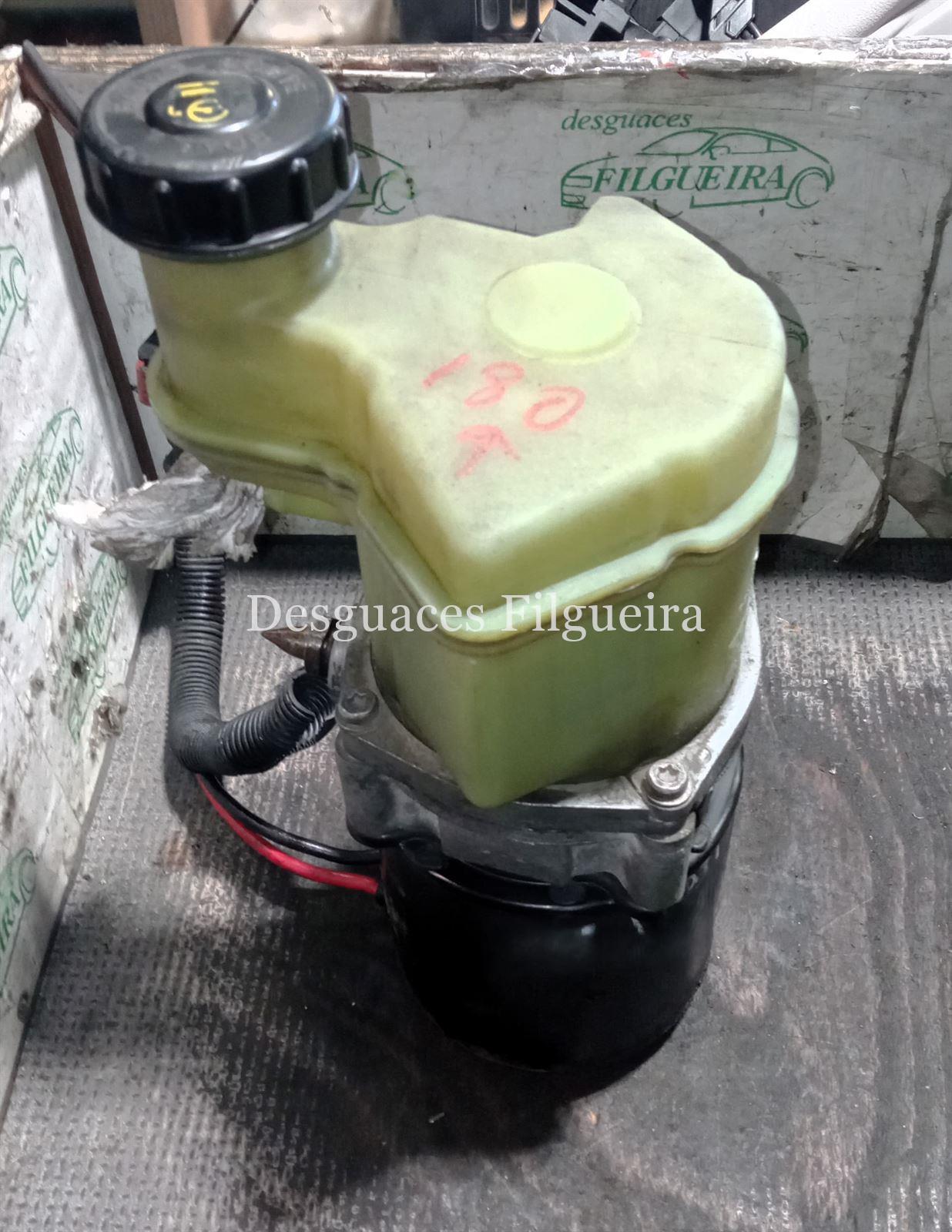 Bomba de dirección eléctrica de Renault Clio II Fase I, 1.9 dTi, 90 cv, código de motor F9QH7, año 2000. - Imagen 1