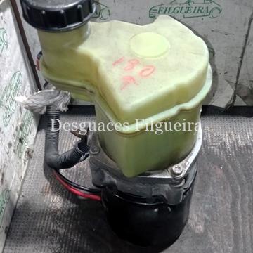 Bomba de dirección eléctrica de Renault Clio II Fase I, 1.9 dTi, 90 cv, código de motor F9QH7, año 2000. - Imagen 1