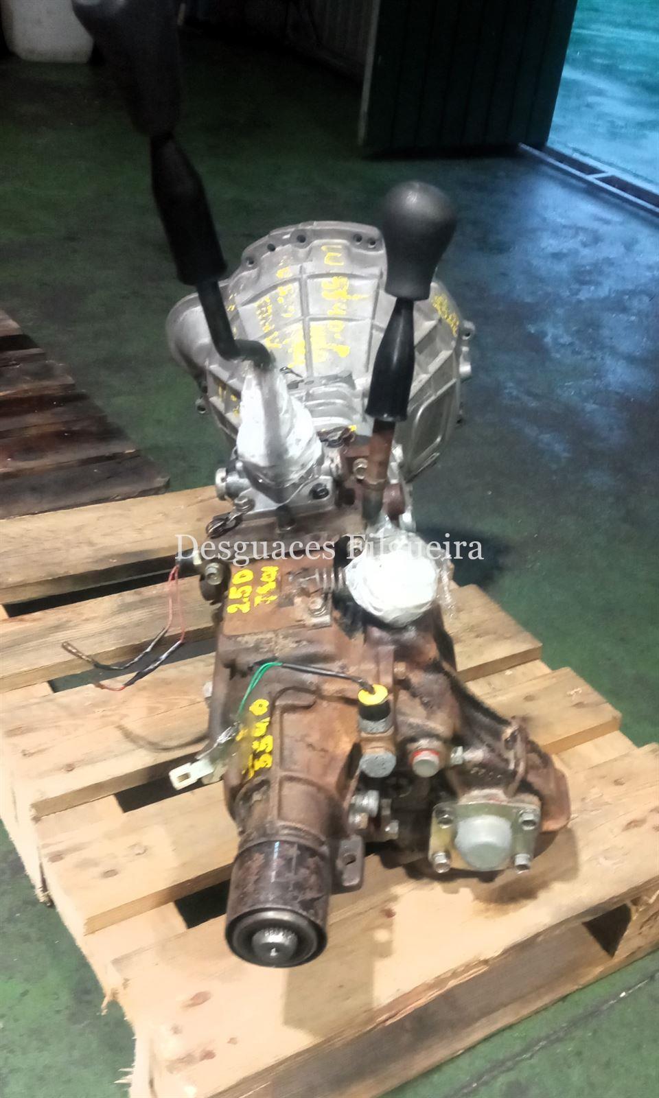 Caja cambios manual 4X4 de Ssangyong TA2 FAMILY, 2.5 D, 68 cv, código de motor XD3P, año 1995. - Imagen 4