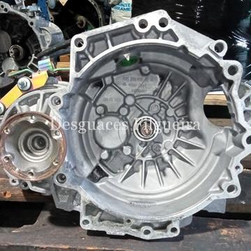 Caja de cambio manual de Volkswagen Golf IV Berlina 1.6, 16v, 105 cv, código motor BCB, año 2003. - Imagen 1