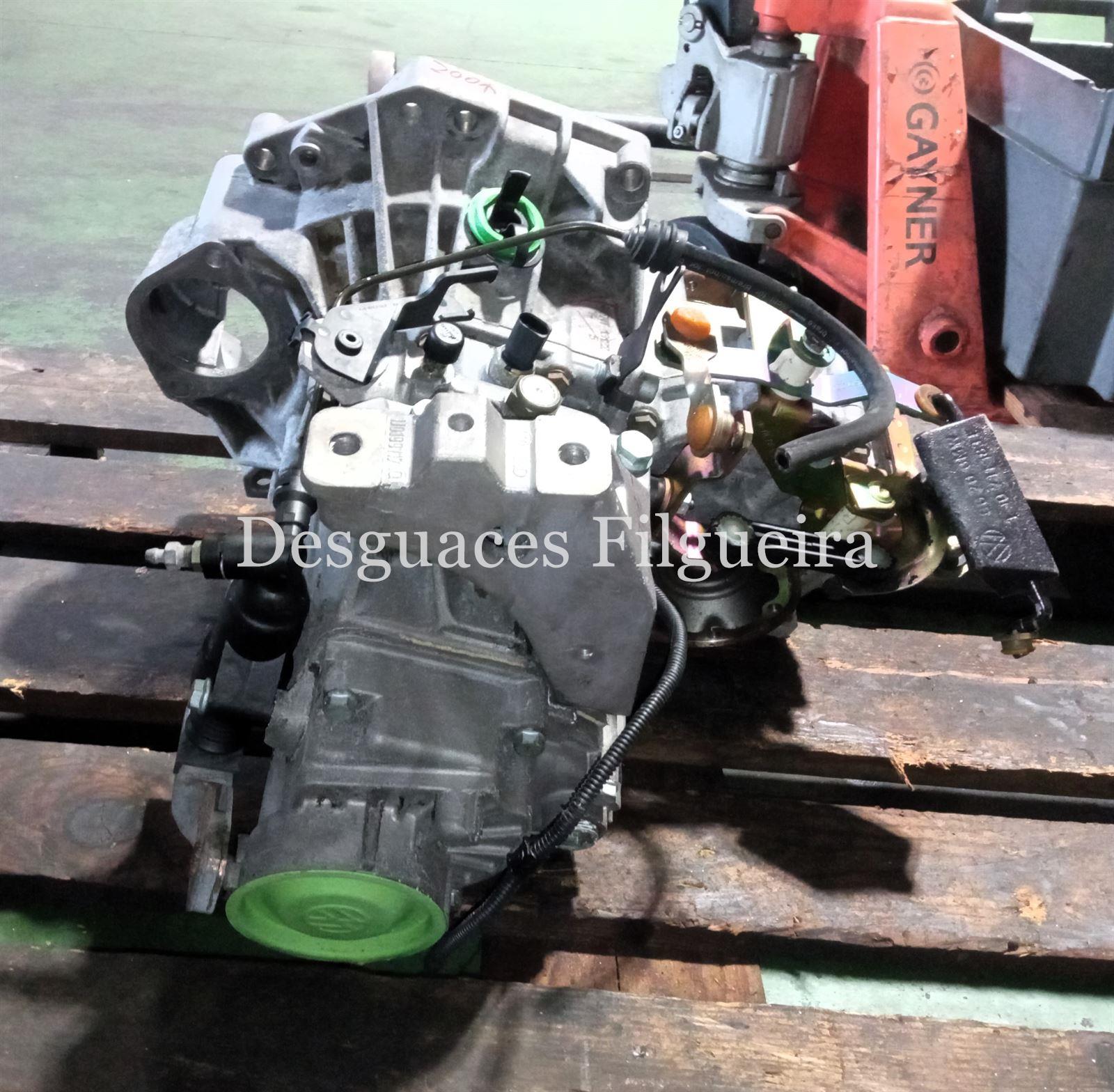 Caja de cambio manual de Volkswagen Golf IV Berlina 1.6, 16v, 105 cv, código motor BCB, año 2003. - Imagen 4