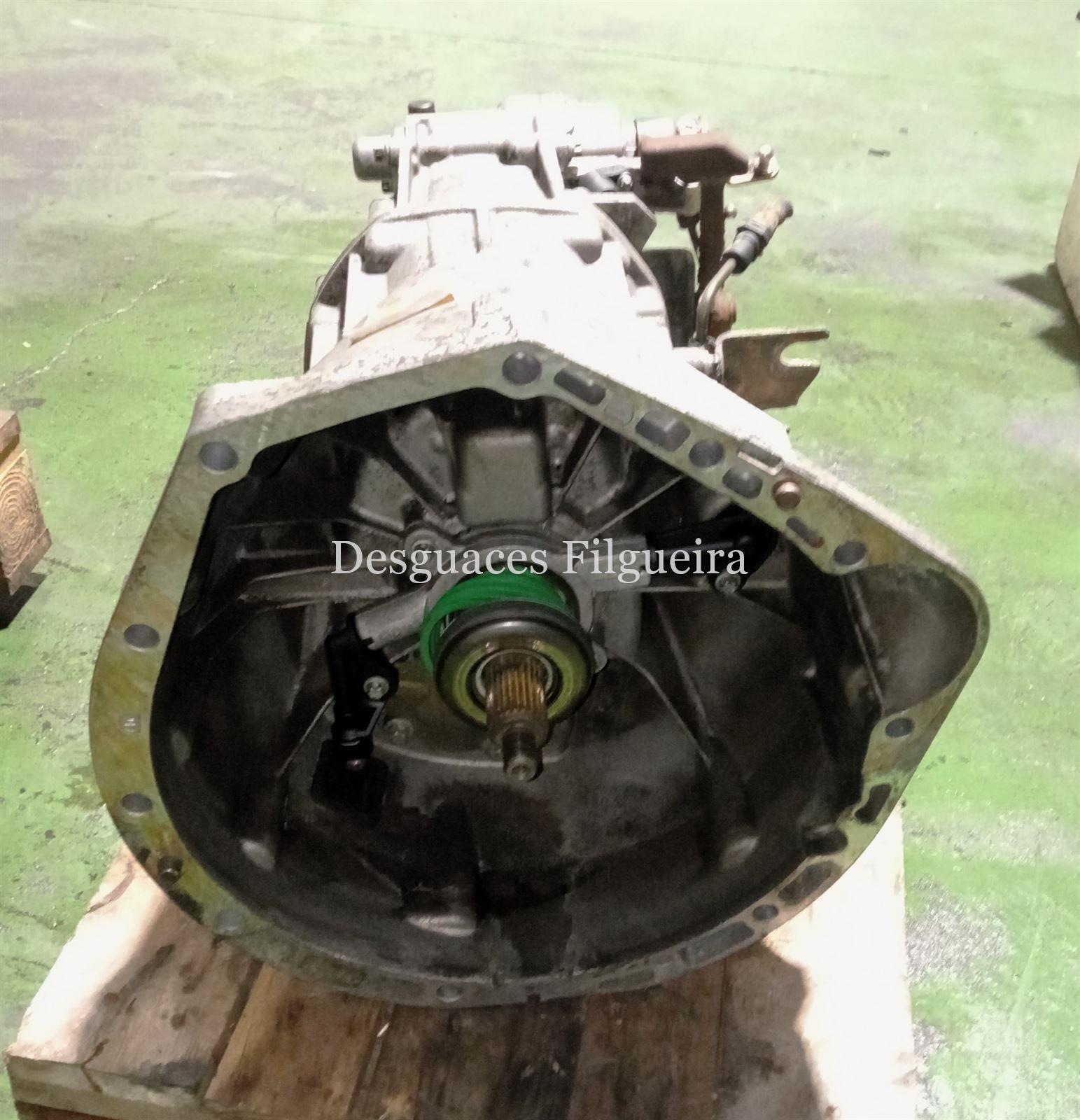 Caja de cambios de Mercedes-Benz Sprinter 2-t Furgón 211 CDI, 109 cv, código de motor 611981, año 2002. - Imagen 1