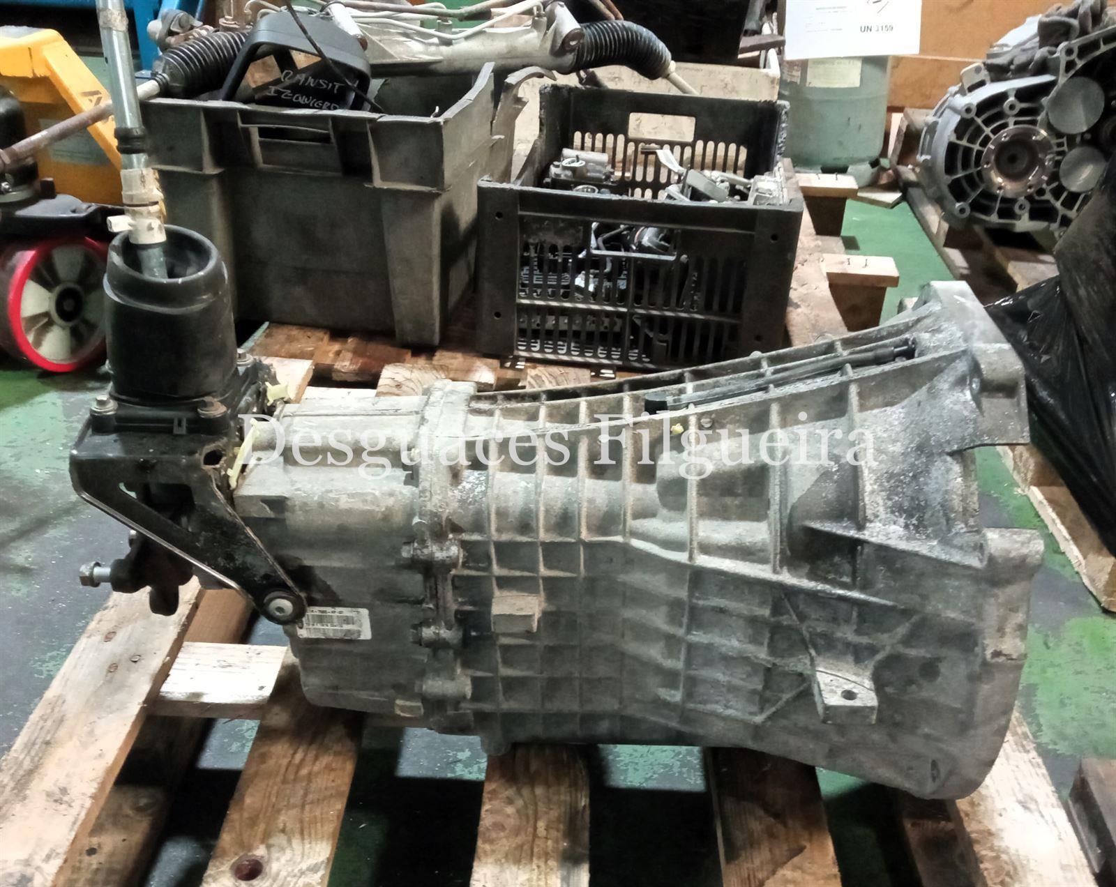 Caja de cambios dre Ford Transit Furgón 2.4 DI, 90 cv, código de motor D2FA, año 2001. - Imagen 4