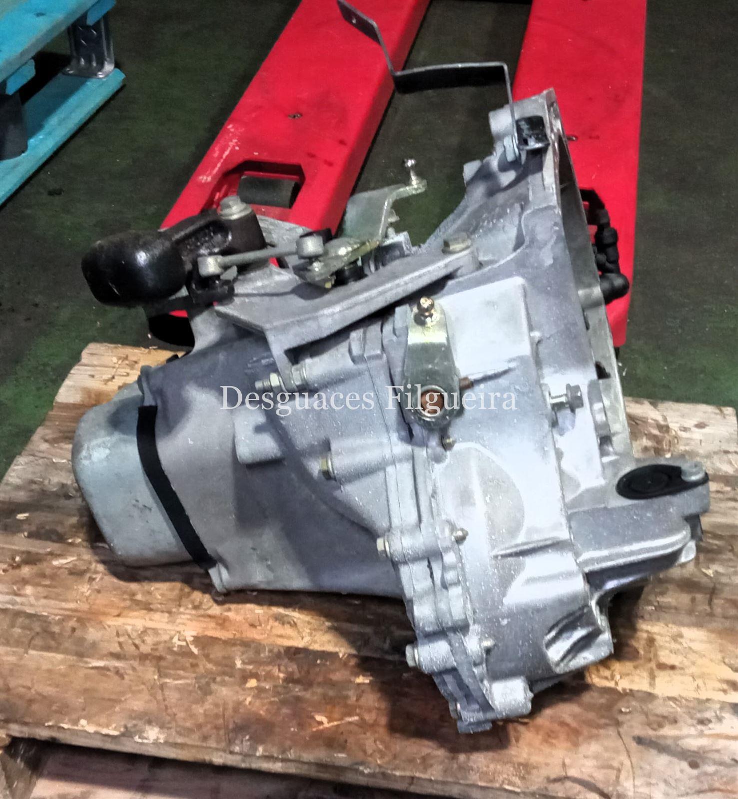 Caja de cambios manual de Citroen C3, 1.4 HDi, 68 cv, código de motor 8HX, año 2005. - Imagen 5