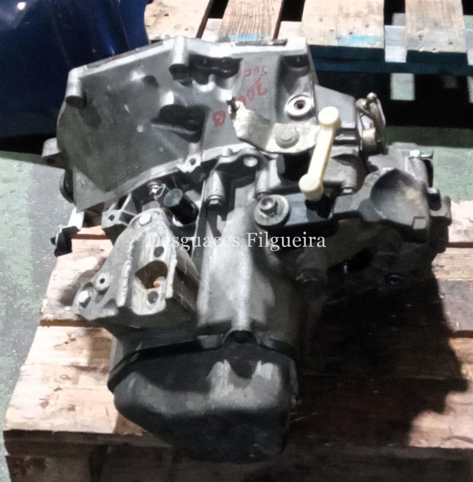 Caja de cambios manual de Citroen C3, 1.4 HDi, 68 cv, código de motor 8HZ, añó 2009. - Imagen 4