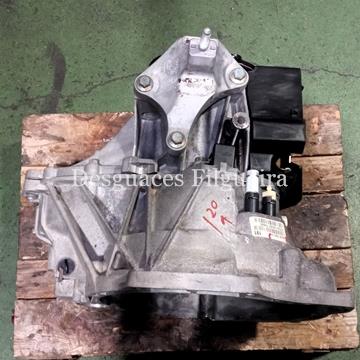 Caja de cambios manual de Ford Fiesta V 1.4 16 v, 80cv, código de motor FXJB, año 2002. - Imagen 2