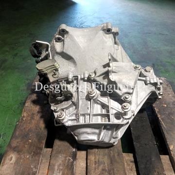 Caja de cambios manual de Mazda CX-3 2.0; 121 cv, código de motor  PE 21303832, año 2019. - Imagen 2