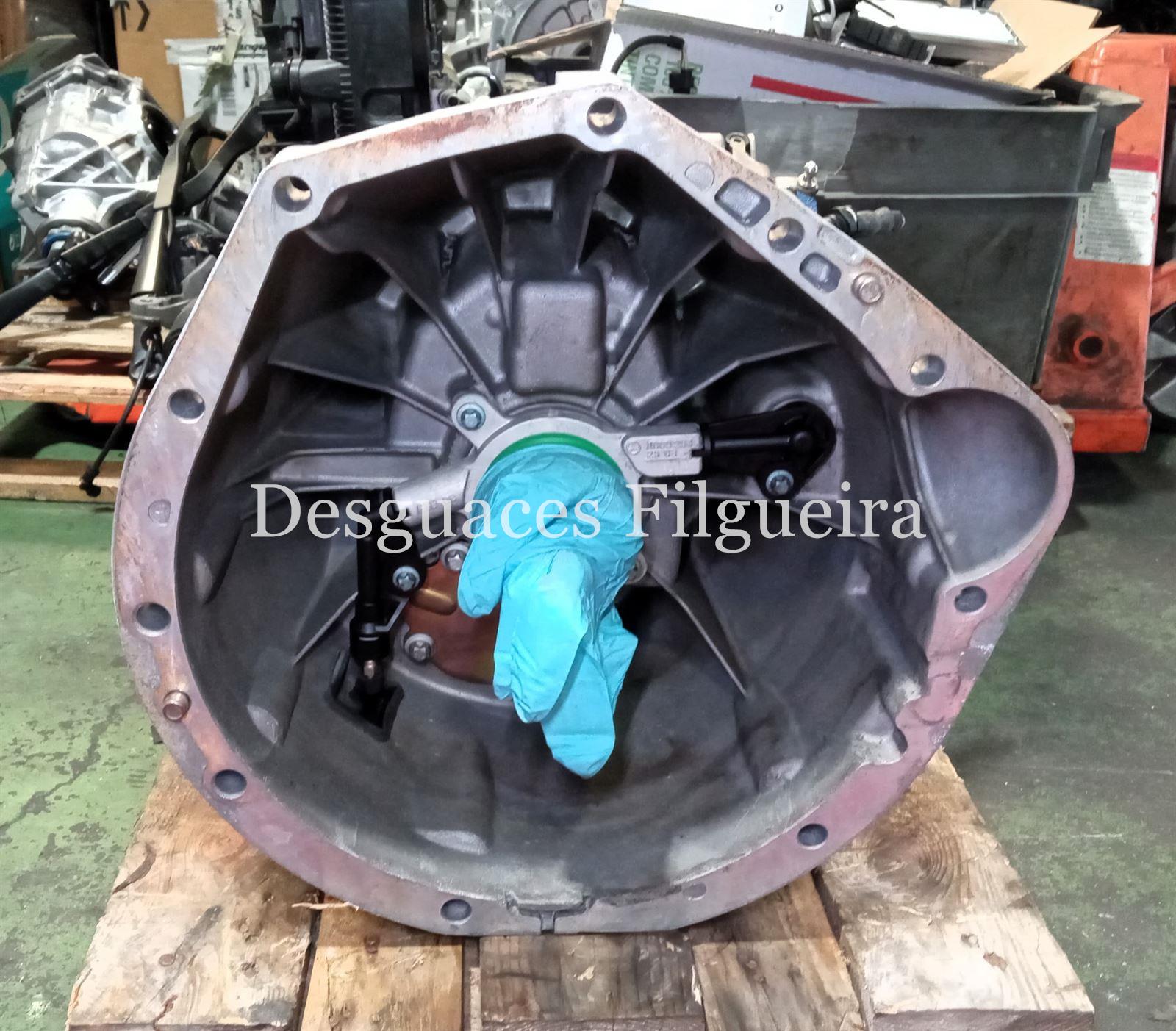 Caja de cambios manual de Mercedes-Benz Sprinter 3-t Furgón, 313 CDI, 129 cv, código de motor 611.981, año 2006. - Imagen 1