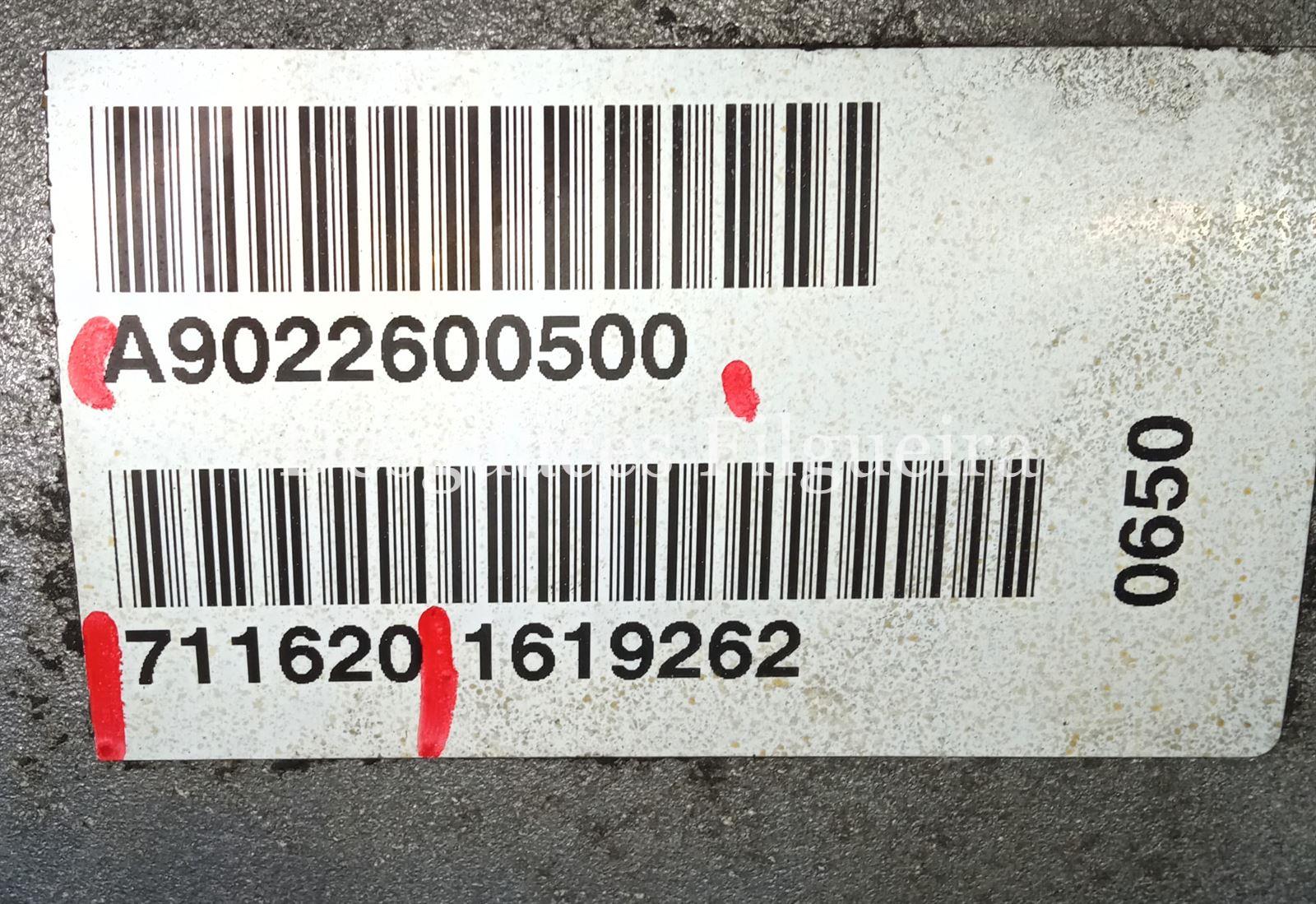 Caja de cambios manual de Mercedes-Benz Sprinter 3-t Furgón, 313 CDI, 129 cv, código de motor 611.981, año 2006. - Imagen 2