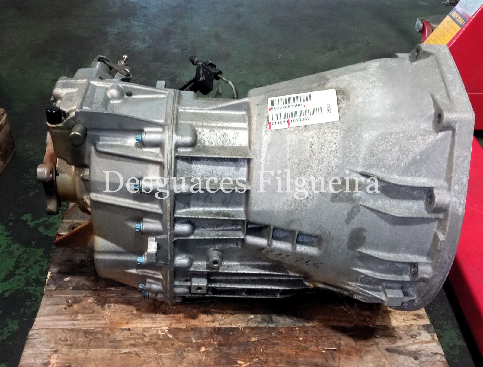 Caja de cambios manual de Mercedes-Benz Sprinter 3-t Furgón, 313 CDI, 129 cv, código de motor 611.981, año 2006. - Imagen 4