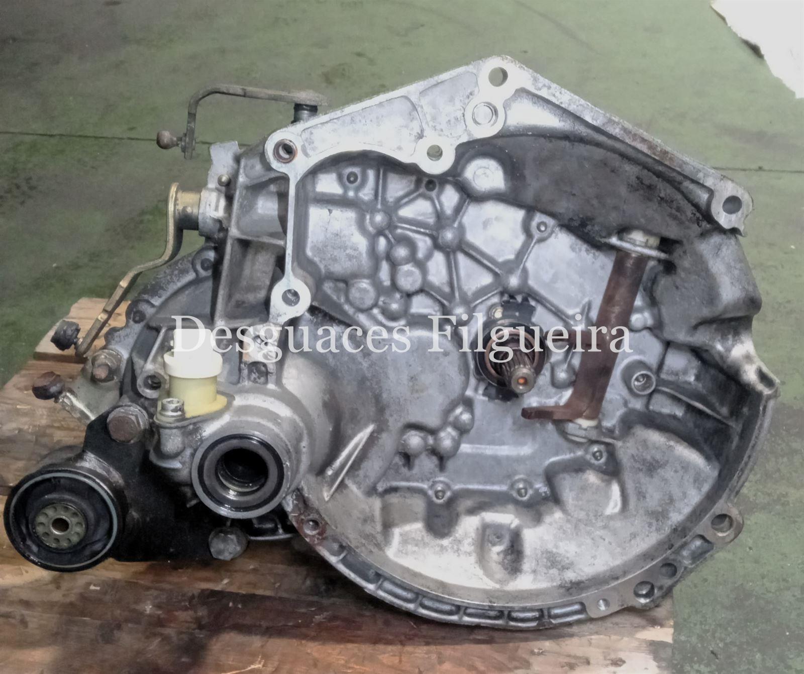 Caja de cambios manual de Peugeot 106, 1.5 D, 55cv, código de motor VJZ, año 1999. - Imagen 1