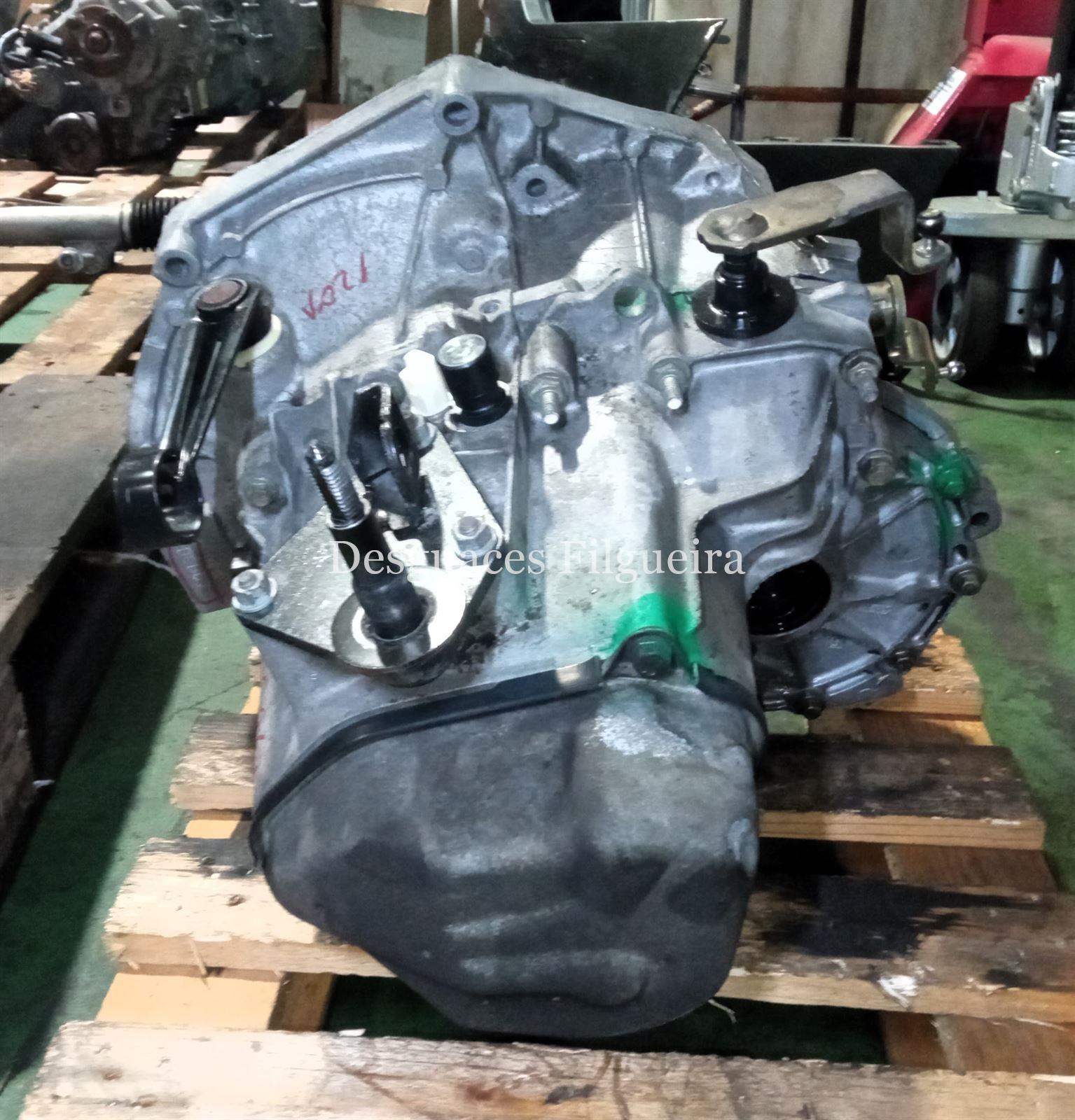 Caja de cambios manual de Peugeot 206, 1.4 i, 75 cv, código de motor KFW, año 2002. - Imagen 5