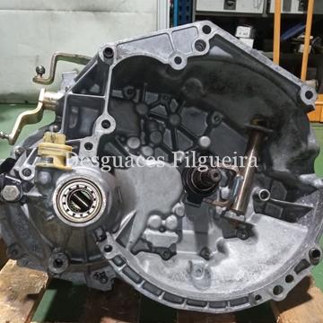 Caja de cambios manual de Peugeot 206 1.6 i, 89 cv, año 2000. - Imagen 1