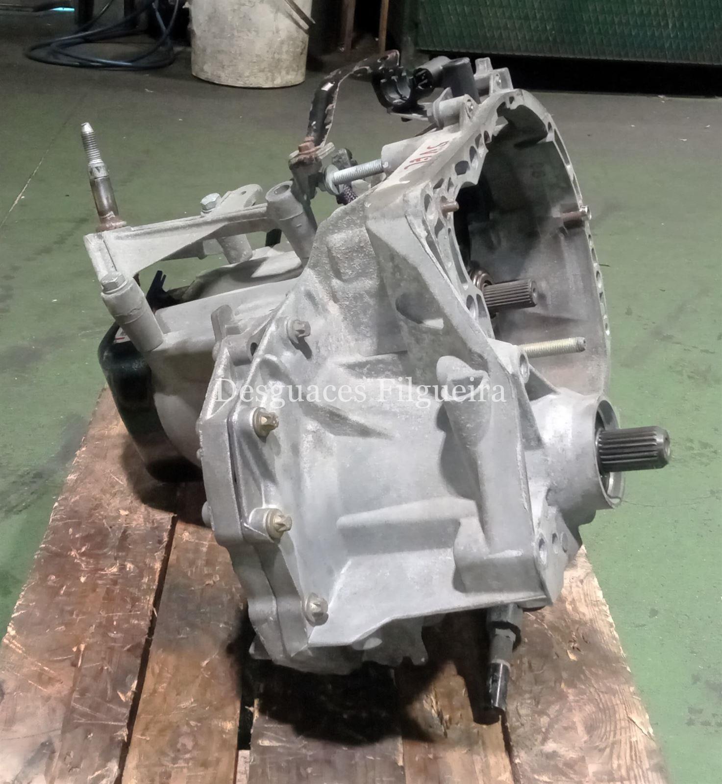 Caja de cambios manual de Renault Clio II Fase I 1.5 dCi, 65 cv, código de motor K9KA704, año 2005. - Imagen 5