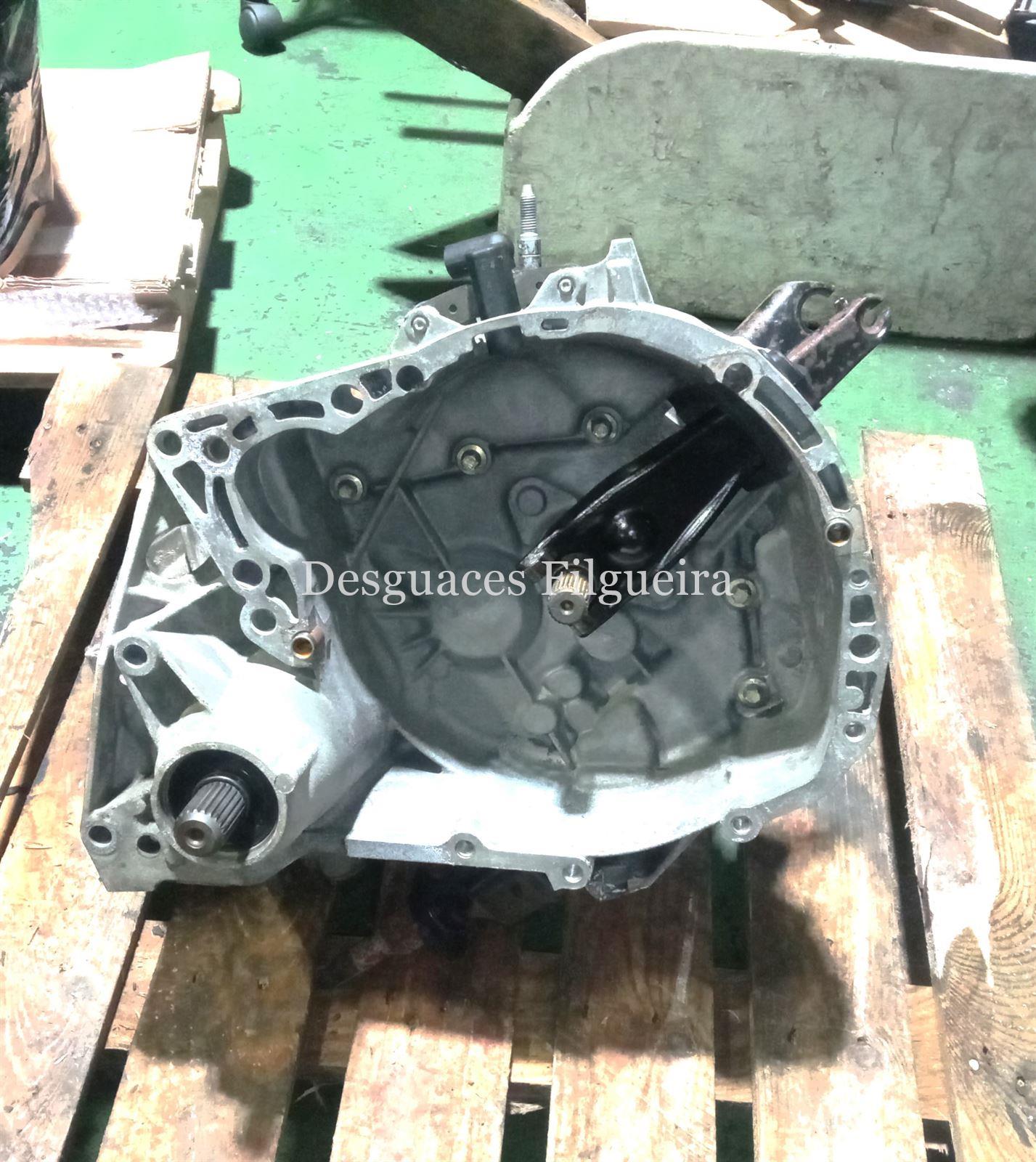 Caja de cambios manual de Renault Clio II Fase I, 65 cv, código de motor K9KA704, año 2002. - Imagen 1