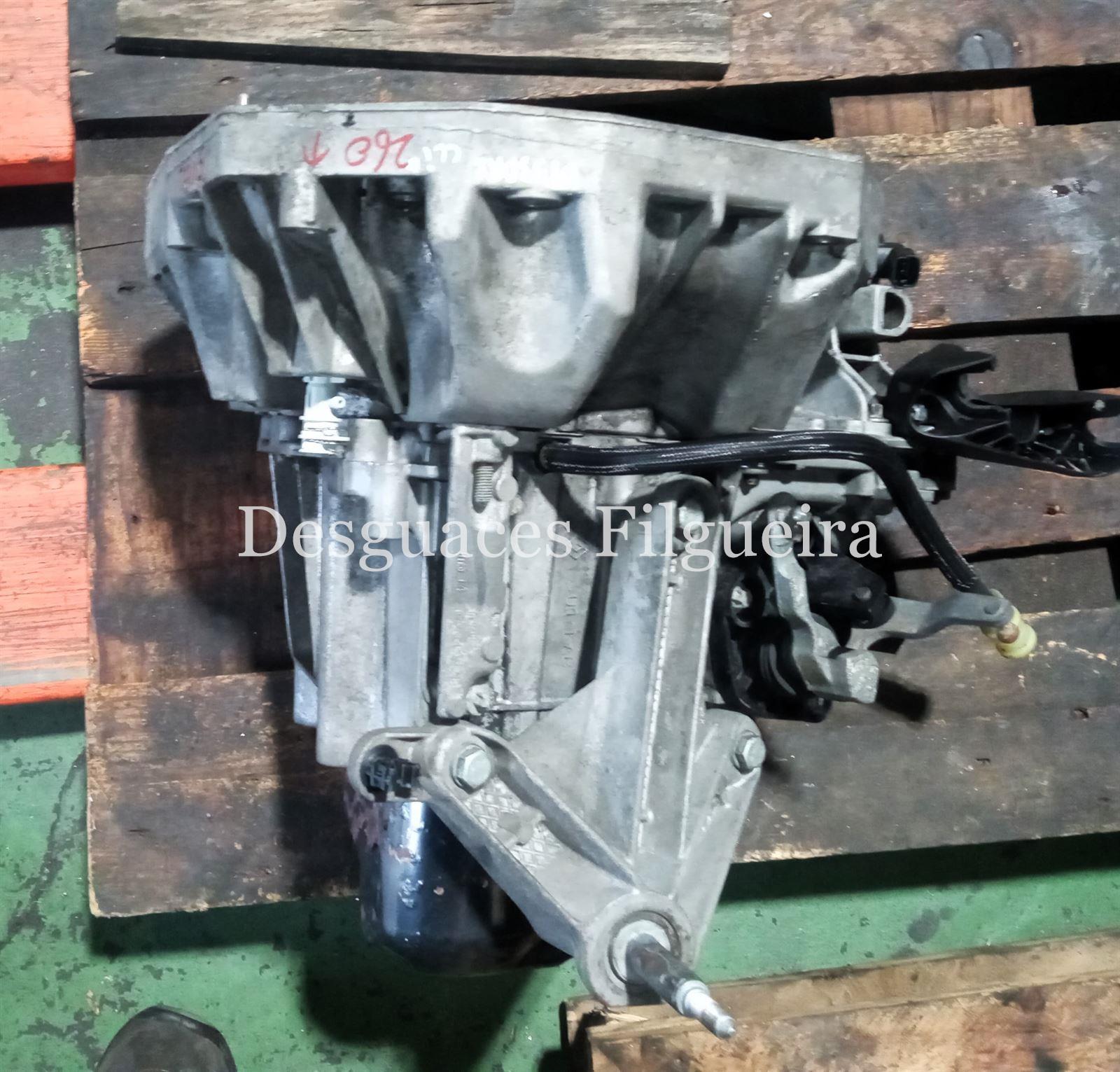 Caja de cambios manual de Renault Clio III 1.5 dCi, 86 cv, código de motor K9K T7, año 2005. - Imagen 3