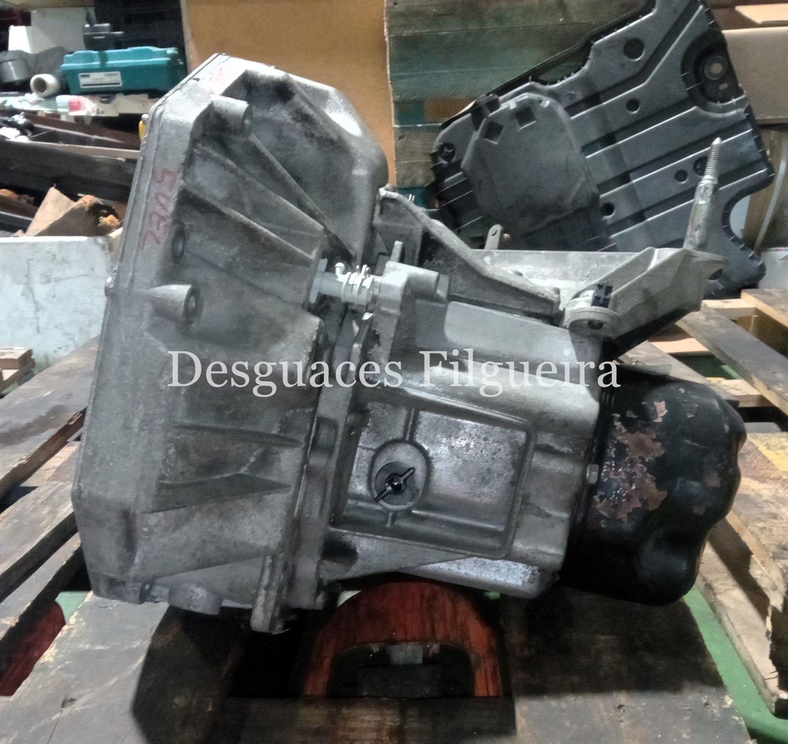 Caja de cambios manual de Renault Clio III 1.5 dCi, 86 cv, código de motor K9K T7, año 2005. - Imagen 5