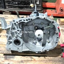 Caja de cambios manual de Renault Megane II 1.16 16v, 113 cv, código de motor K4MT760, año 2003. - Imagen 1