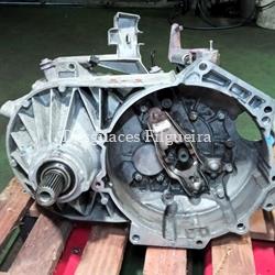 Caja de cambios manual de Volkswagen Transporter Furgón T5 1.9 TDI, 102 cv, código de motor BRS, año 2008. - Imagen 1