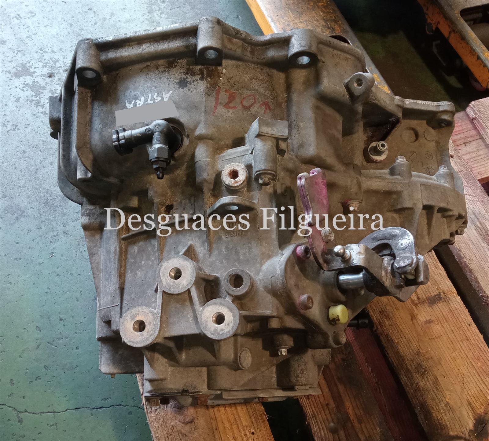 Caja de cambios manual Opel Astra 1.7 CDTI F23 Bute pegada - Imagen 2