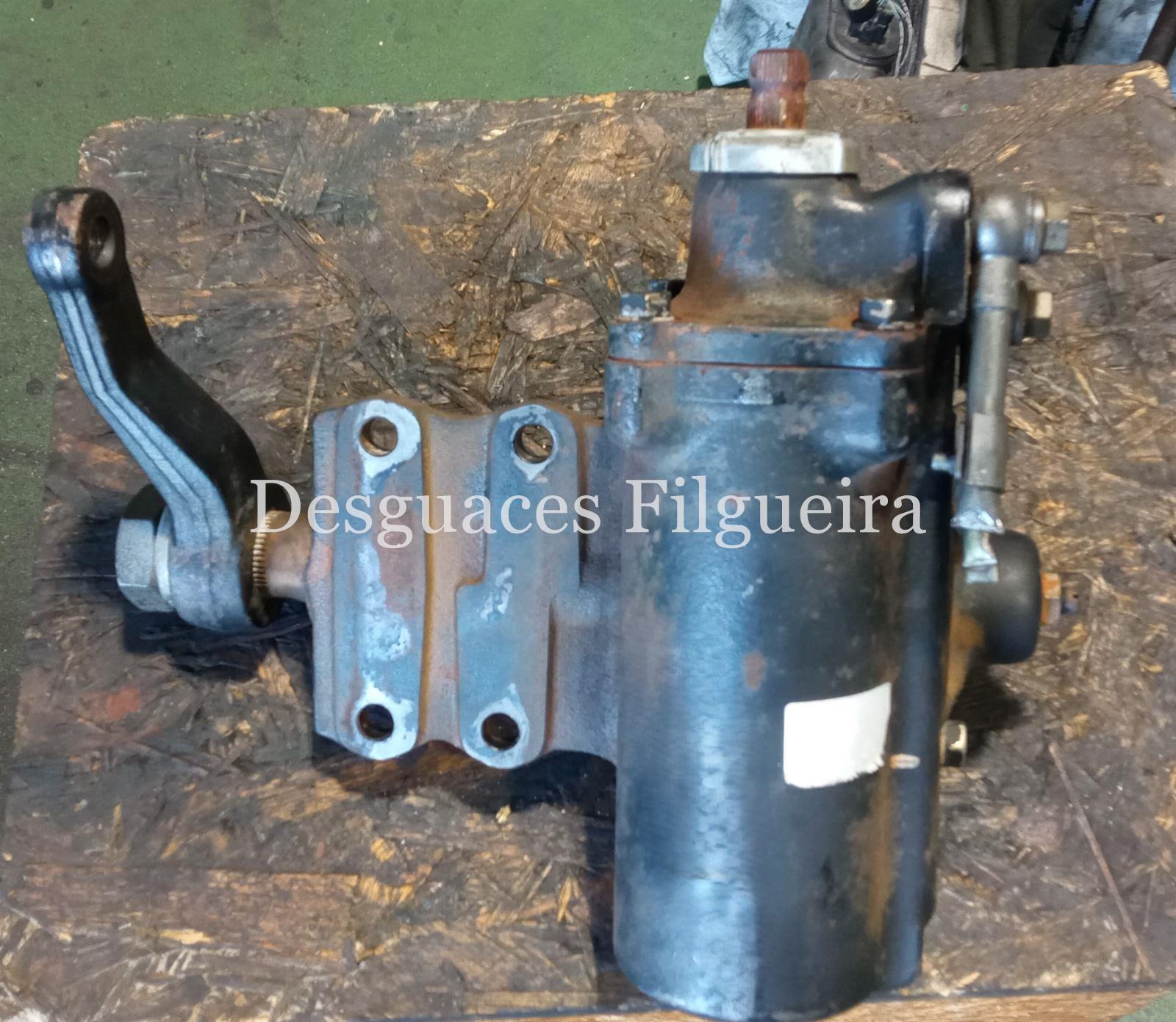 Caja de dirección asistida / sinfín de dirección de Nissan Navara 2.5 TDI, código de motor YD25, año 2005. - Imagen 1