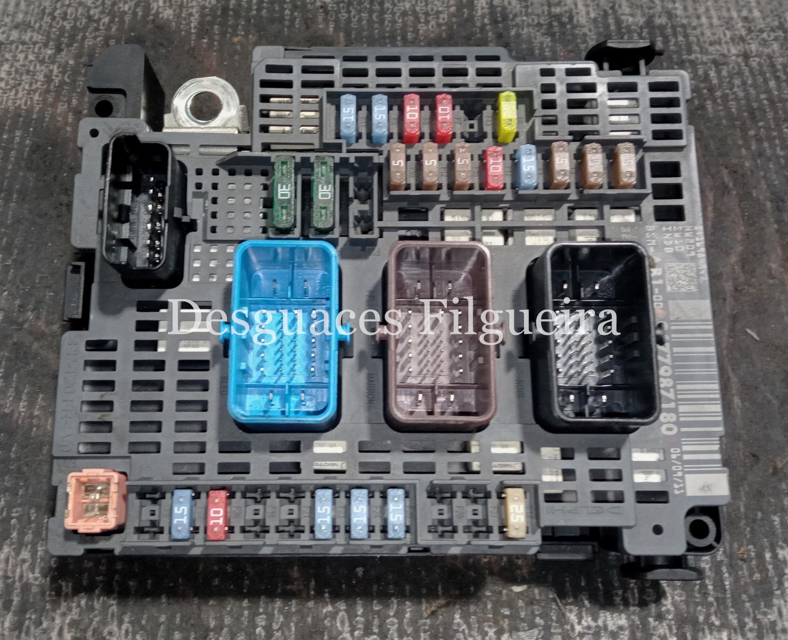 Caja Fusibles/Rele de Citroen C4, 1.6 HDi 90, 92 cv, código de motor 9HP, año 2011. - Imagen 1