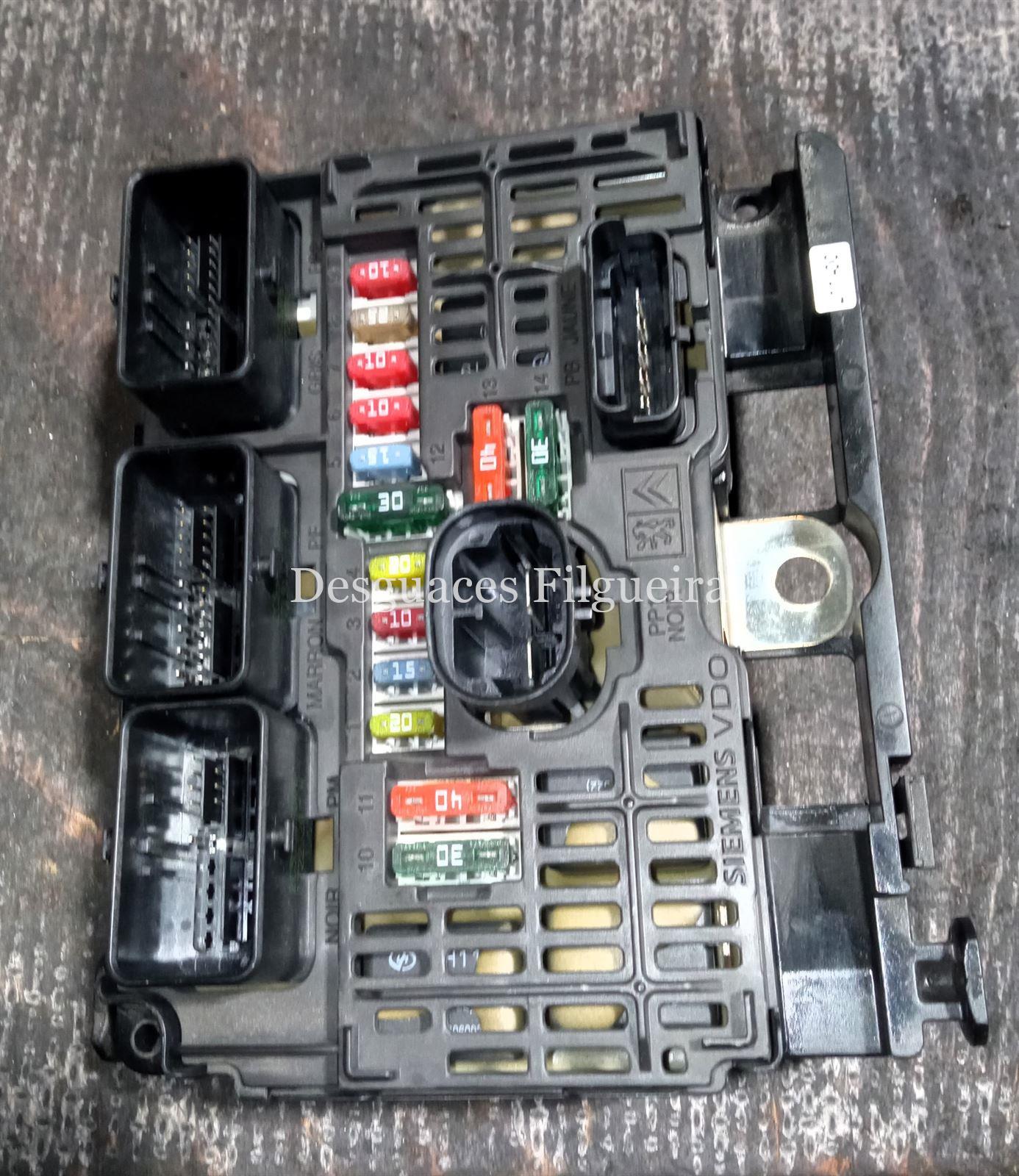 Caja fusibles/relé de Citroen C4 1.6 HDi, 90 cv, código de motor 9HX, año 2008. - Imagen 1