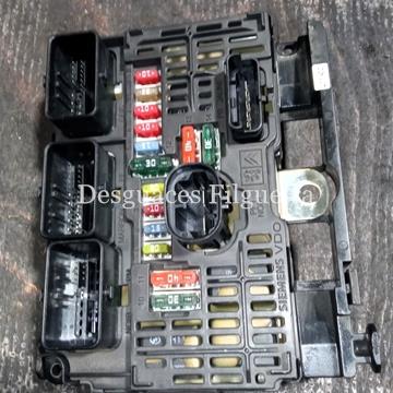 Caja fusibles/relé de Citroen C4 1.6 HDi, 90 cv, código de motor 9HX, año 2008. - Imagen 1