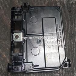 Caja fusibles/relé de Citroen C4 1.6 HDi, 90 cv, código de motor 9HX, año 2008. - Imagen 2