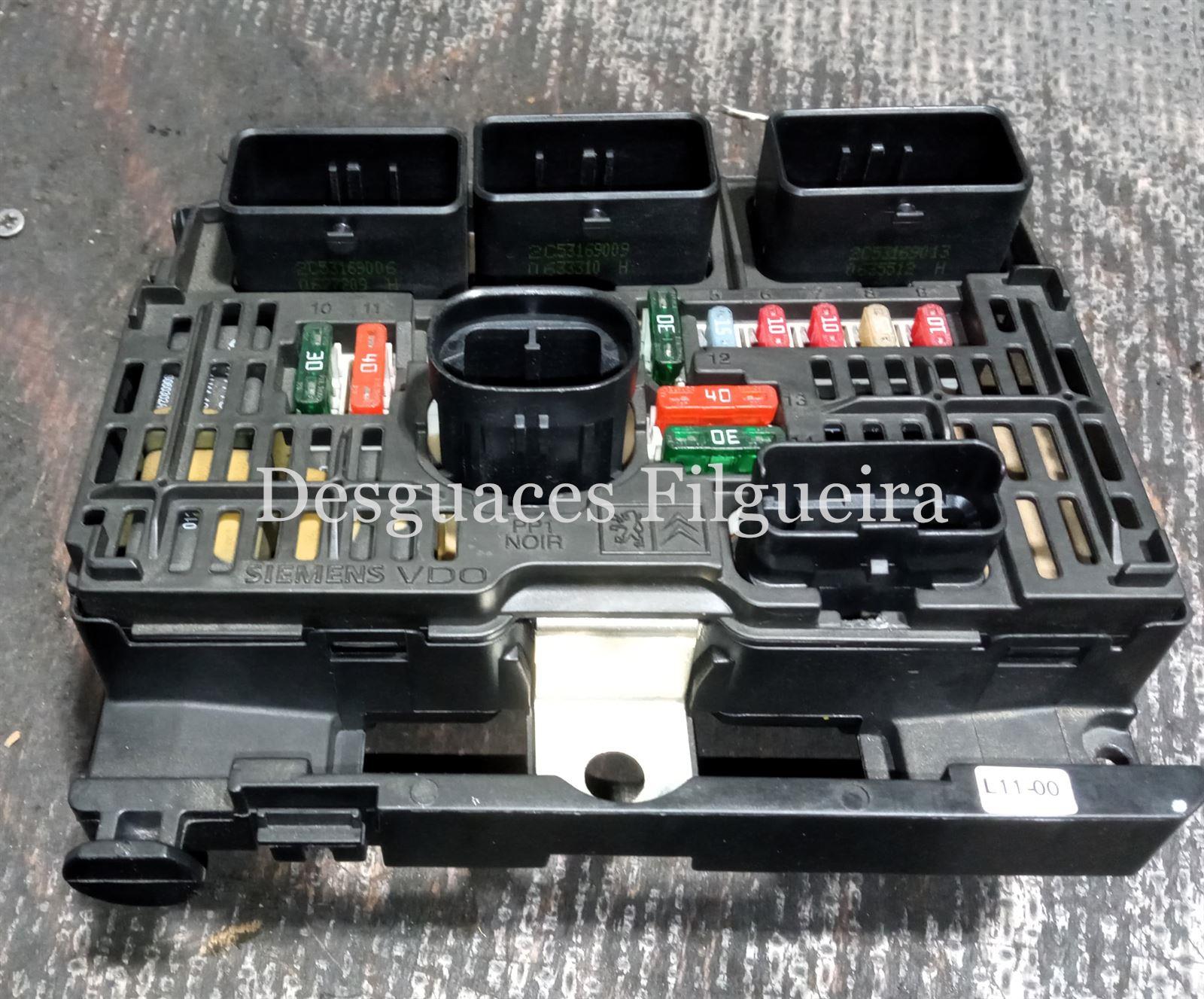 Caja fusibles/relé de Citroen C4 Berlina 1.6 HDi, código de motor 9HY, 109 cv, año 2006. - Imagen 1