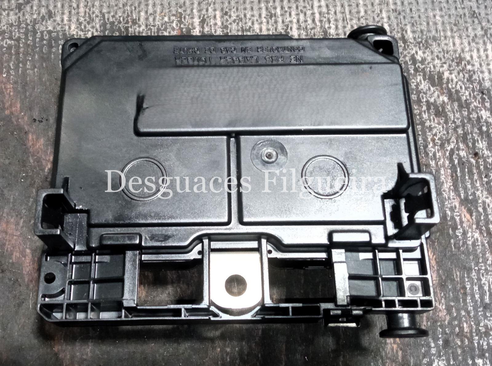 Caja fusibles/relé de Citroen C4 Berlina 1.6 HDi, código de motor 9HY, 109 cv, año 2006. - Imagen 3