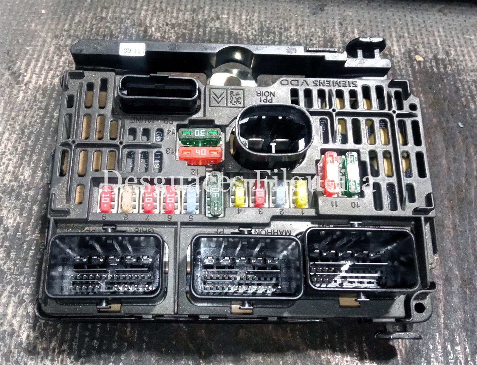 Caja Fusibles/Relé de Citroen C4 Coupe, 1.4 16v, 88 cv, año 2007. - Imagen 1