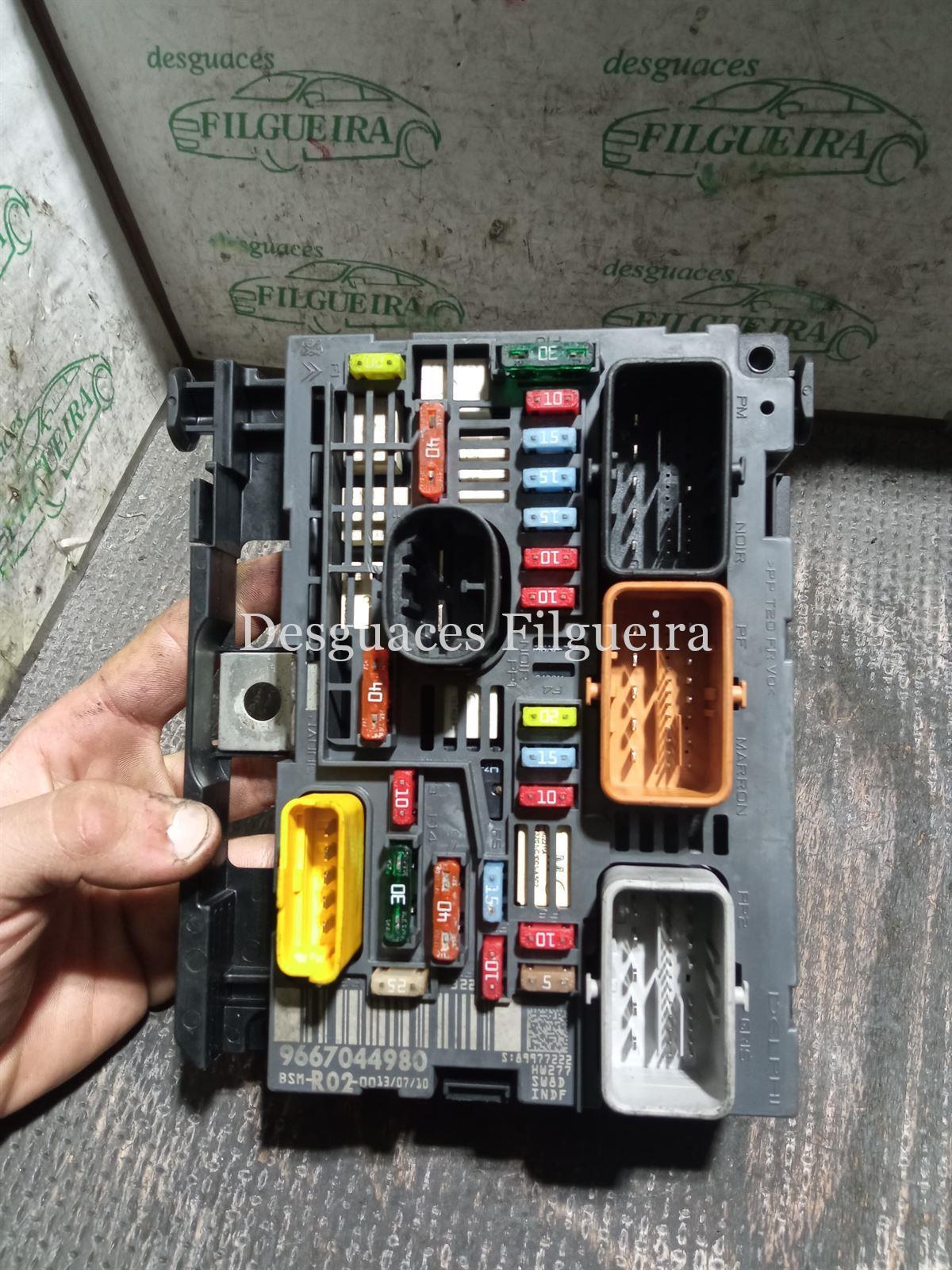 Caja fusibles/reles Citroen C4 Picasso 1.6 HDi9HZ - Imagen 3