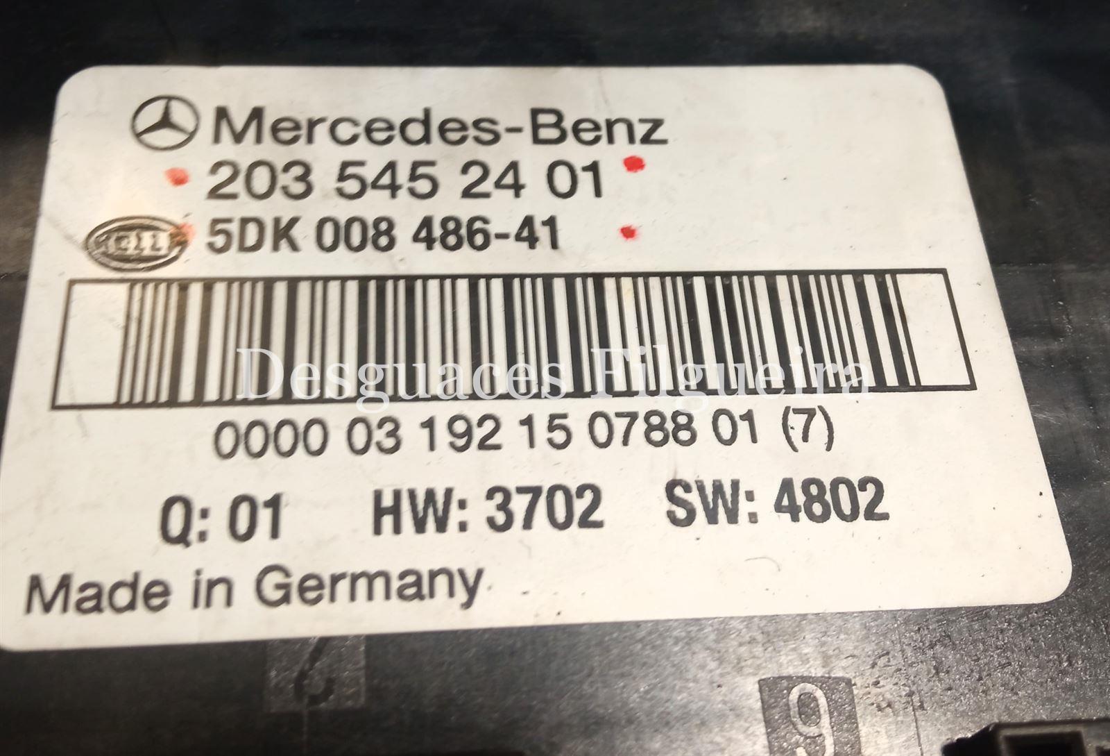 Caja fusibles / relés de Mercedes-Benz Clase C W203, 2.2 C200 CDI, 122 cv, código de motor 646.962, año 2003. - Imagen 5