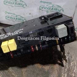 Caja fusibles/relés de Mercedes clase C W203 2.7 270 CDI OM 612.962 - Imagen 1