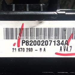 Caja relés de Renault Clio II fase I 1.5 dCi, 65 cv, código de motor K9K A7, año 2002. - Imagen 2