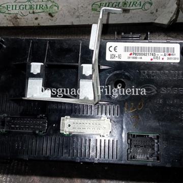 Caja relés de Renault Clio II Fase II 1.2, 58 cv, código de motor D7FG7, año 2002. - Imagen 1