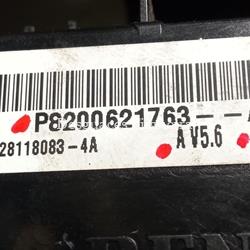 Caja relés de Renault Clio II Fase II 1.2, 58 cv, código de motor D7FG7, año 2002. - Imagen 2