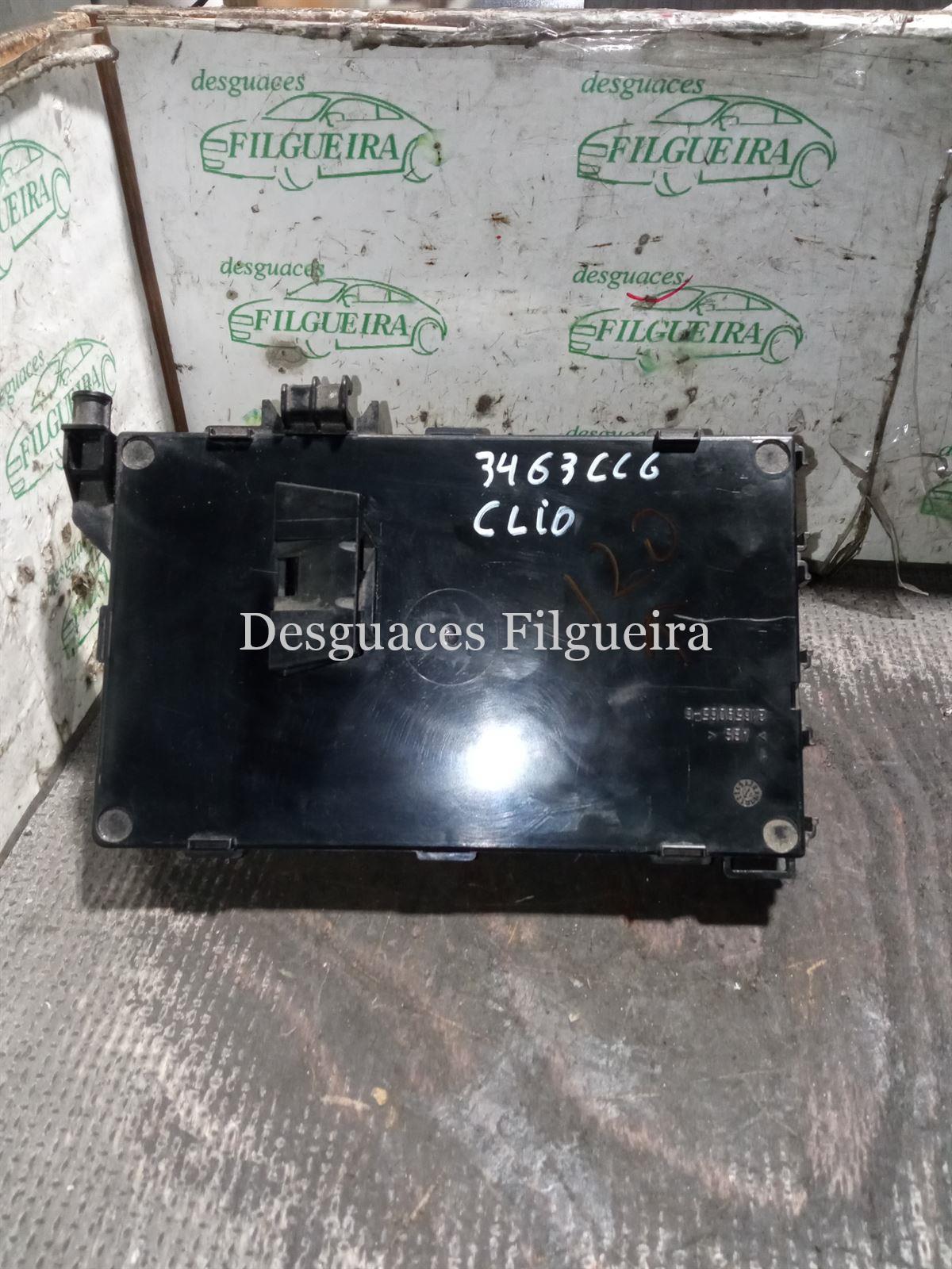 Caja relés de Renault Clio II Fase II 1.2, 58 cv, código de motor D7FG7, año 2002. - Imagen 3