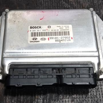 Centralita check control de Hyundai Santa Fe 2.0 CRDi 4x4, 125 cv, código de motor 4EA-V, año 2007. - Imagen 1
