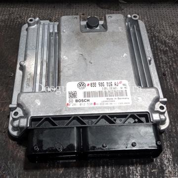 Centralita check control de Volkswagen Transporter T5, 1.9 TDI, 102 cv, código de motor BRS, año 2008. - Imagen 2