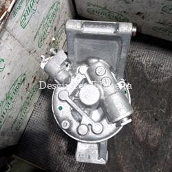 Compresor de aire acondicionado de Mazda CX-3 2.0, 121 cv, código de motor PE, año 2019. - Imagen 2