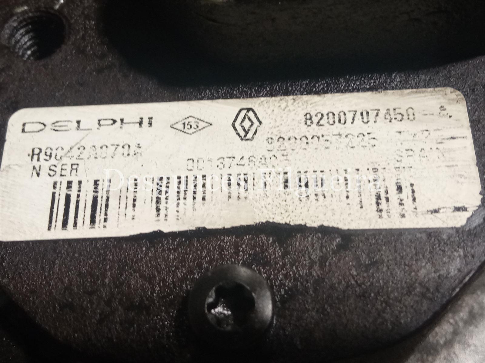 CONJUNTO BOMBA INYECTORA de Renault Kangoo II 1.5 Authentique, 68 cv, código de motor K9K A8, año 2009. - Imagen 7