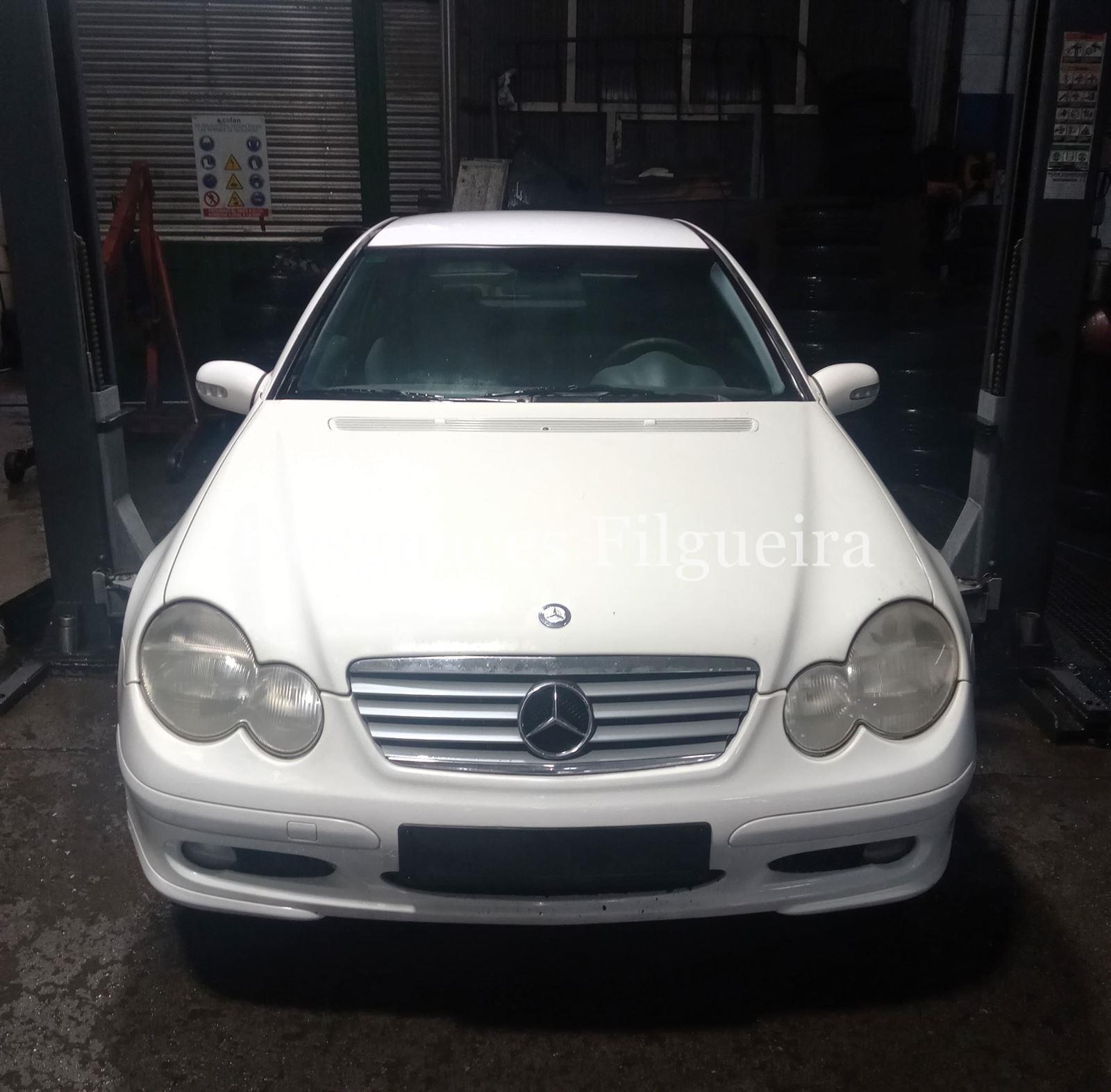 Despiece de Mecedes-Benz Clase C SportCoupe 2.2 C 220 CDI, 143 cv, Código de motor OM 611.962, año 2001. - Imagen 1