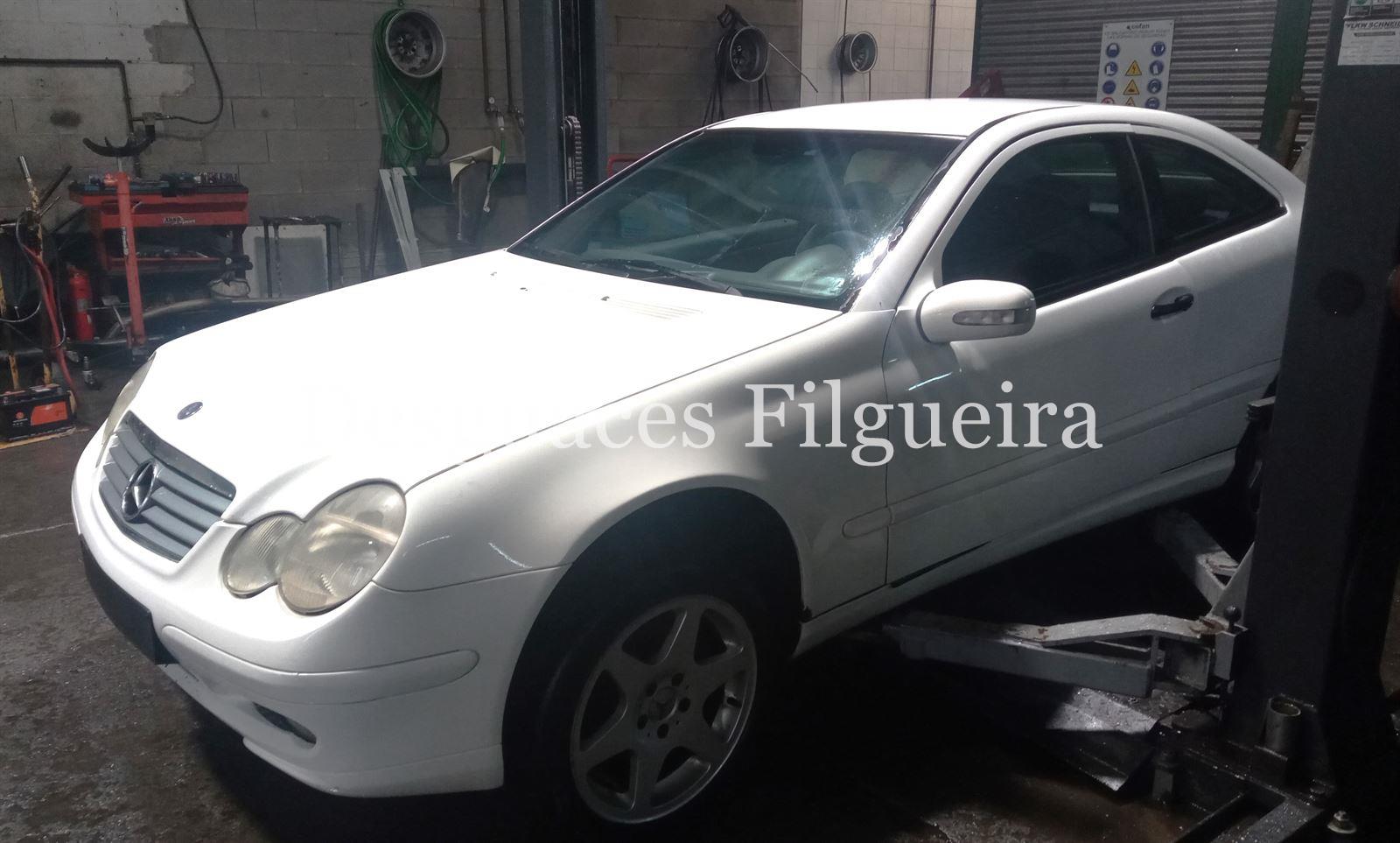 Despiece de Mecedes-Benz Clase C SportCoupe 2.2 C 220 CDI, 143 cv, Código de motor OM 611.962, año 2001. - Imagen 7